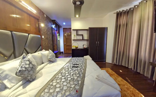 Seven Hills Hotel Srinagar
