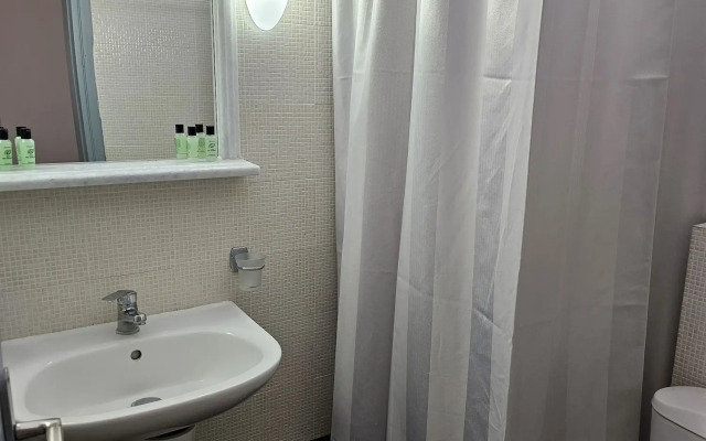 Hotel Leta