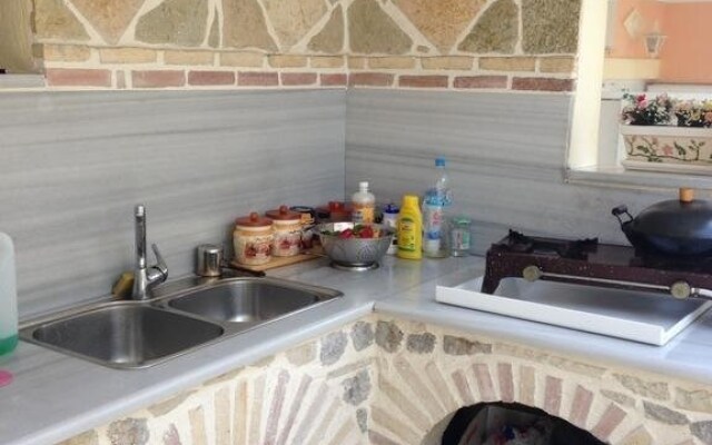 Aliki Apartment