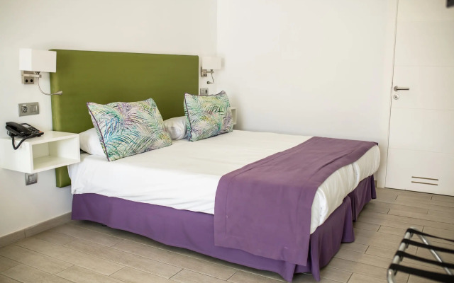 IG Nachosol Atlantic & Yaizasol by Servatur - Adults Only