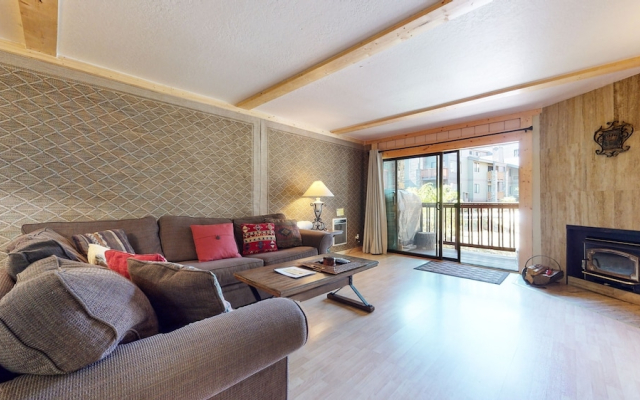 Summit Cozy Condo Getaway!