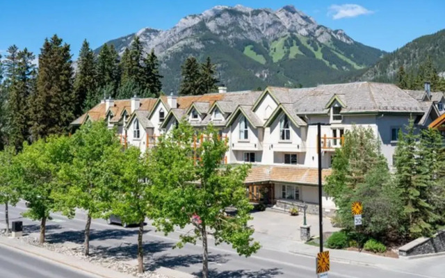 Rundlestone Lodge