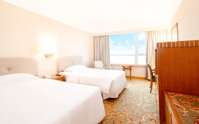 Golden Crown China Hotel