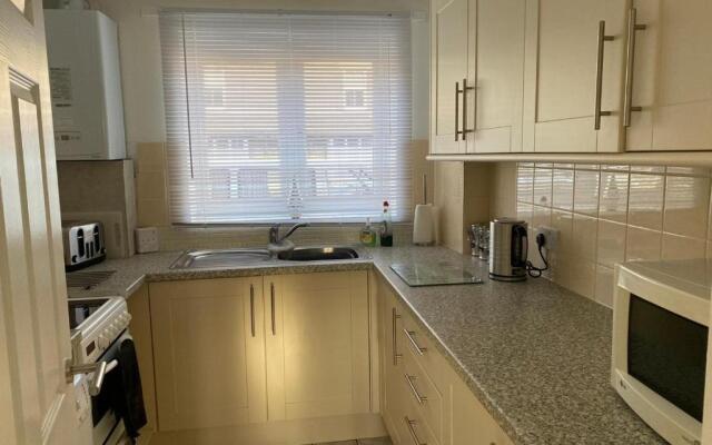 Riverside Park Ground Floor Apartment - St Neots