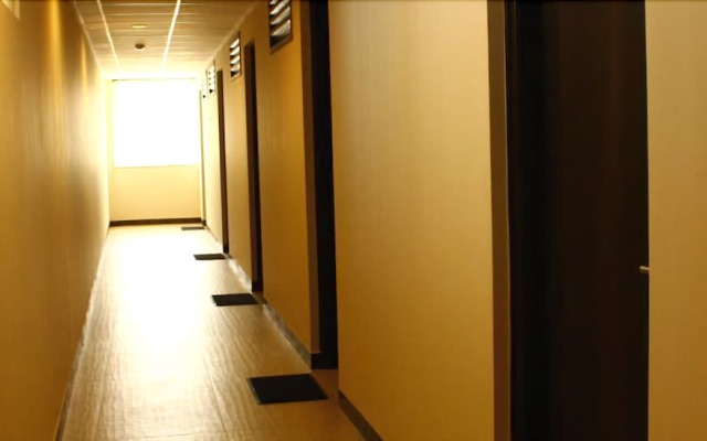 M The Business Hotel