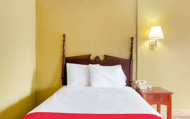 OYO Hotel Rowland I-95