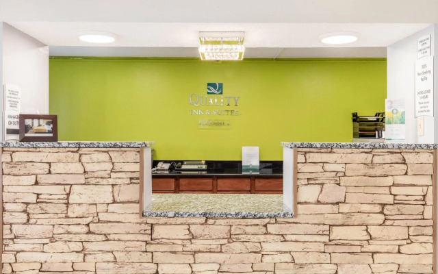 Quality Inn & Suites Metropolis I-24