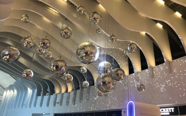 Impeccable 2-bed Apartment 10 Into Central London