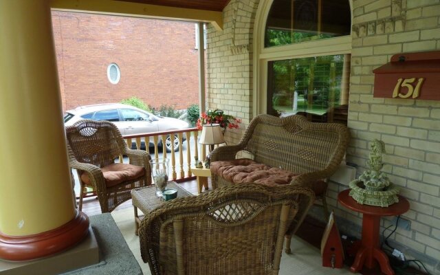 Hathaways Cottage