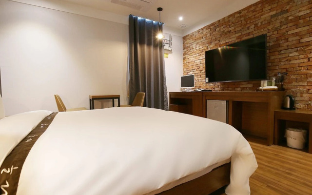 Daejeon Sintanjin Naru Motel