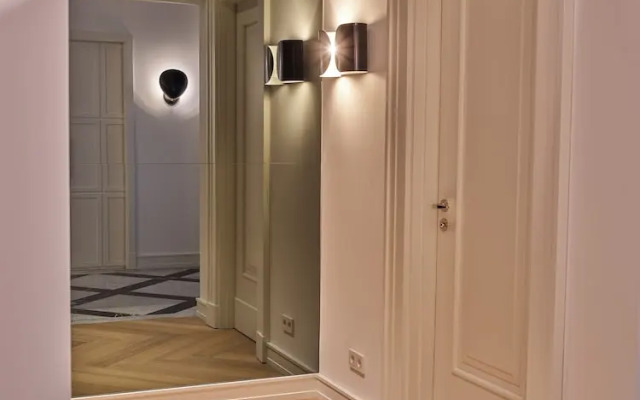 Townhouse by THE QVEST