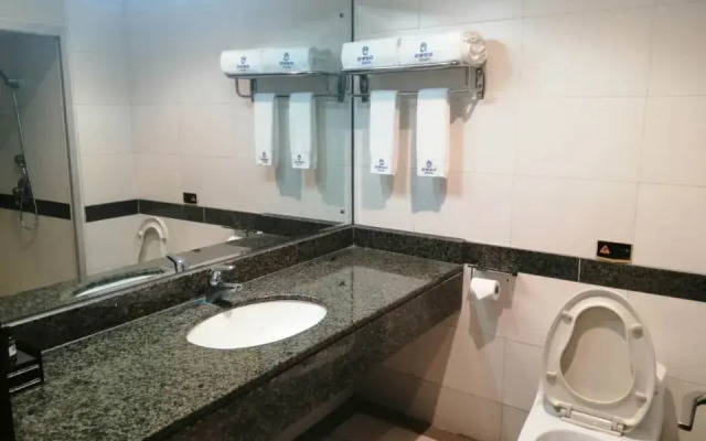 Oujing Hotel (Dongguan Chang'an Xiabian Store)