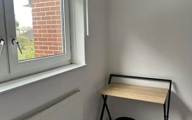 Fab Excel London Flat, Warm Cosy Liz Line