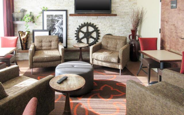 Spark by Hilton Atlanta Airport South College Park