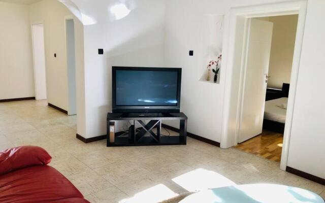 UltraCentral and Very Big apt - 3 BIG ROOMS - GE12