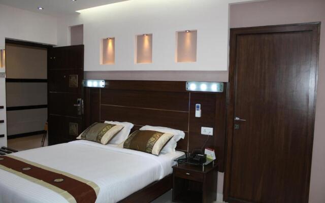 Maple Suites