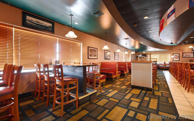 Rock Island Inn & Suites Marshalltown