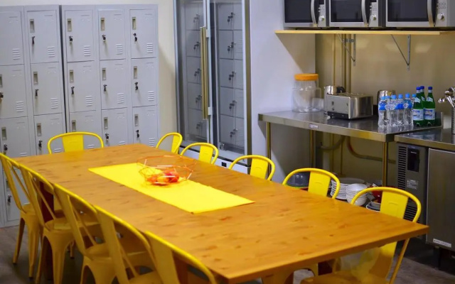 Cozzystay Hostel
