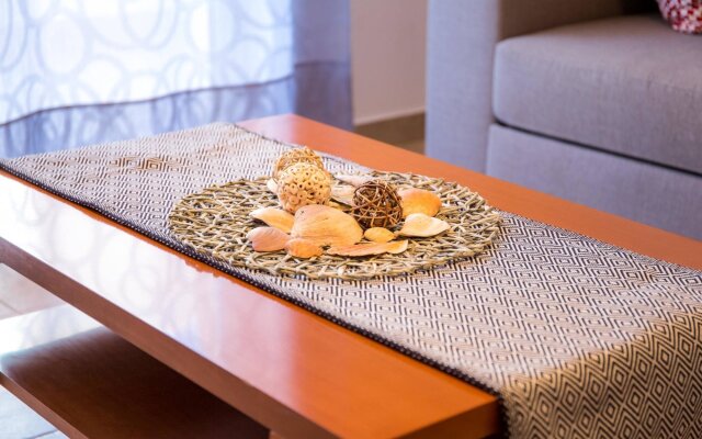 A04 - Large Modern 1 bed Apartment with pool by DreamAlgarve