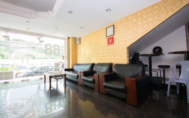 OYO Rooms Maharajalela Monorail Station