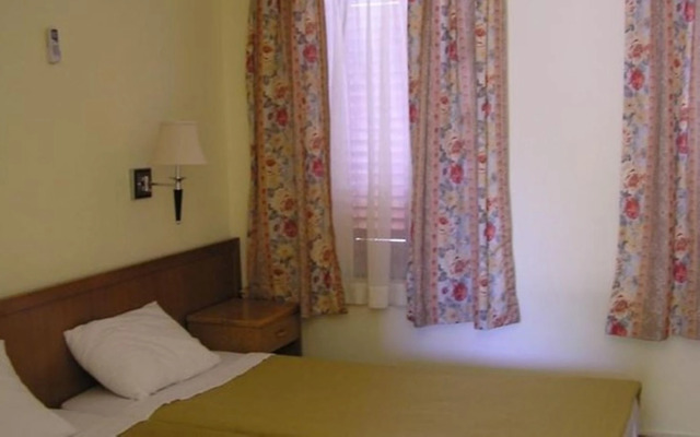 Begonville Hotel