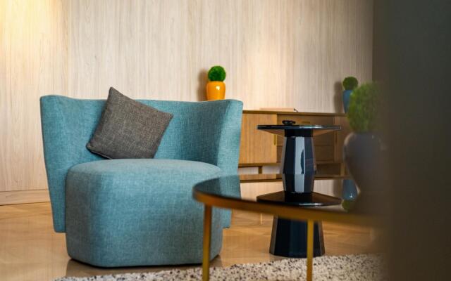 DXB - Five - 31302 - PJ