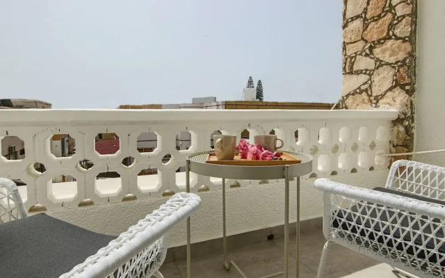 Phaedrus Living City View Fountain Court 113