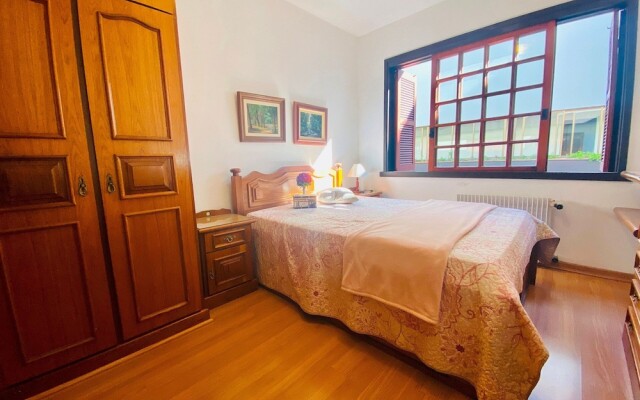 Apartamento a 3 quadras da Rua Coberta