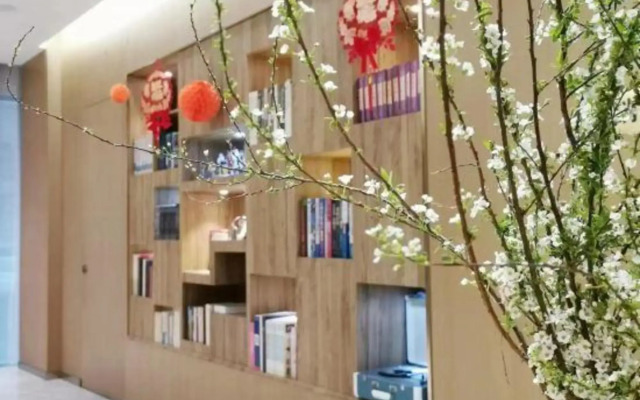 City Holiday Hotel