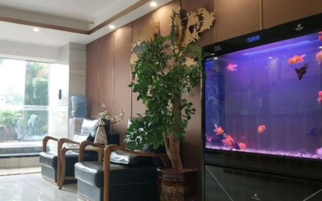 Chengdu Ruijin Garden Holiday Hotel (Chengdu Zoo Branch)