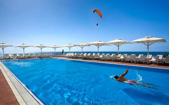 Island Suites Hotel