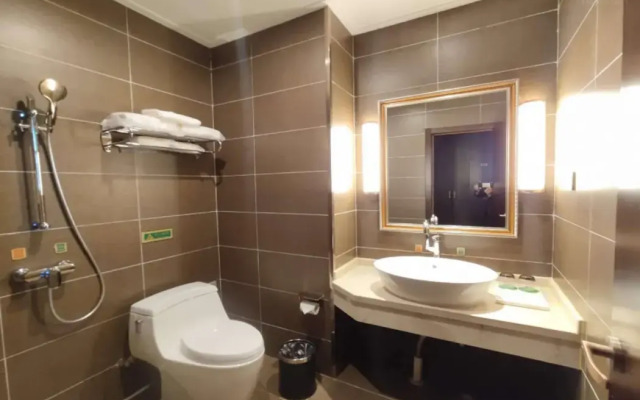 Vienna International Hotel of  Yingbin Road Altay Airport