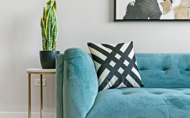 Modern Living 1BR in Warrenville