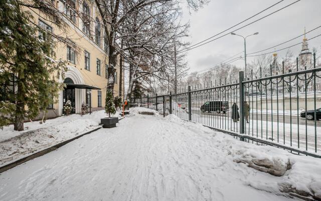 Hermes Apartments on the alley of the First Mayevka