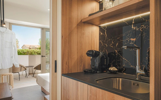 Palm Tree Beach Suites