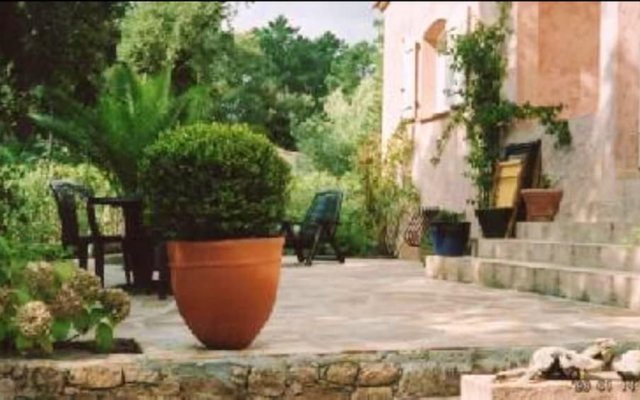 House With 3 Bedrooms in Porto-vecchio, With Enclosed Garden and Wifi