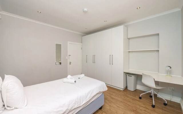 Contemporary 4 Bedroom Home