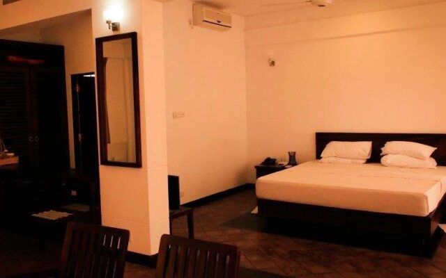 Hotel Sapthapadhi