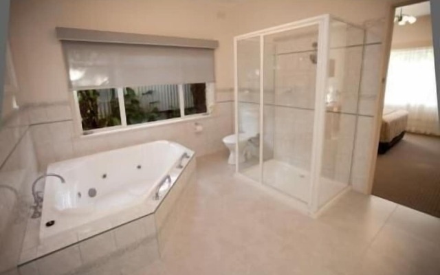 Connells Motel & Serviced Apartments