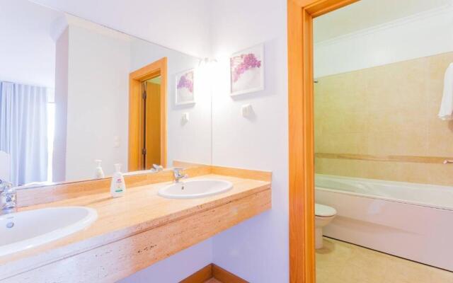 5 bedrooms in Privileged area with Ocean View