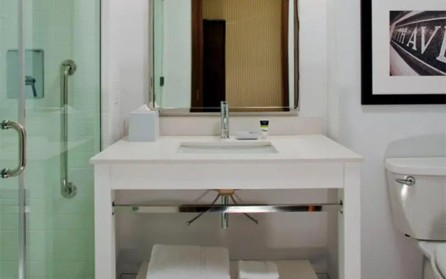 Holiday Inn Cleveland-Airport