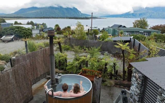 Hotel Lake Brunner