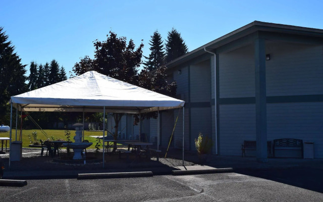 The Dew Drop Inn Motel