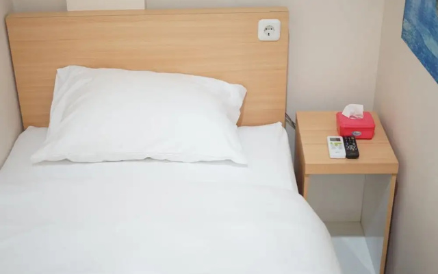 OYO 899 Gold Line Guest House