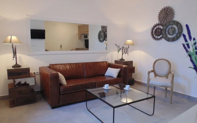 Downtown Luxury Suites