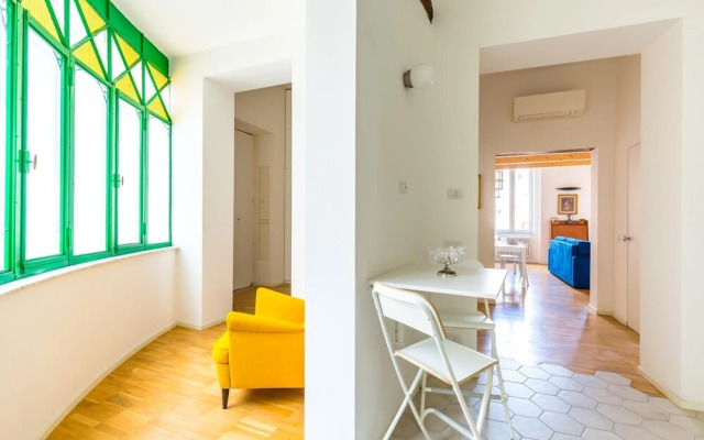 Nova Stylish House in Center
