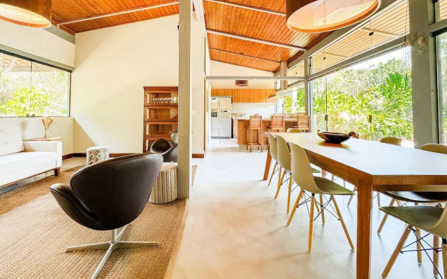 Arquitetura única na Granja Viana