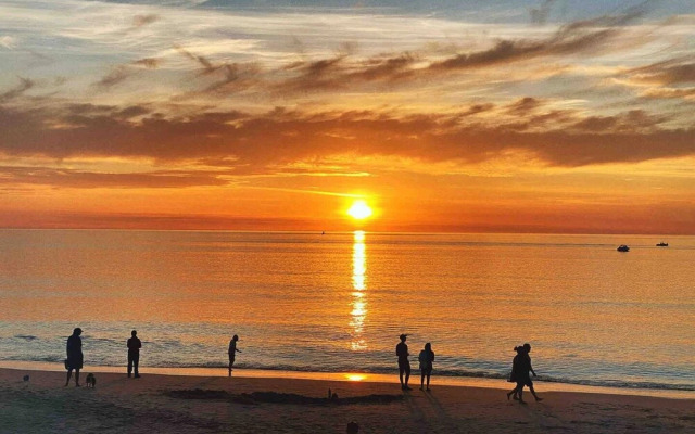 Unwind Esplanade Beach Escape no 10