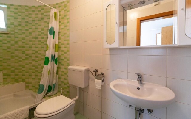 Nice Home in Ploce With Wifi and 2 Bedrooms