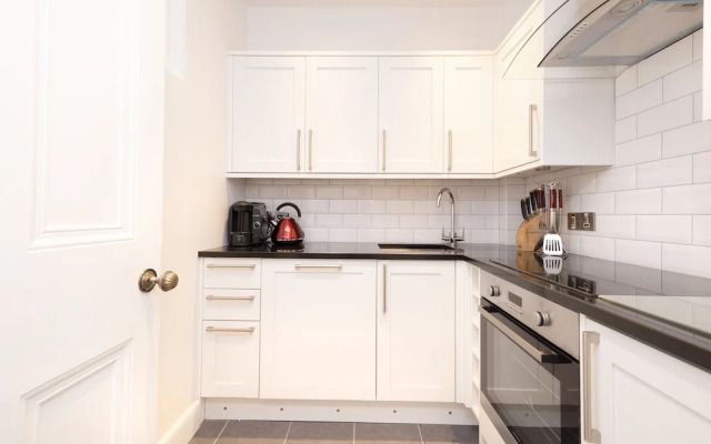 JOIVY Charming 2-Bed Flat Near Edinburgh Castle